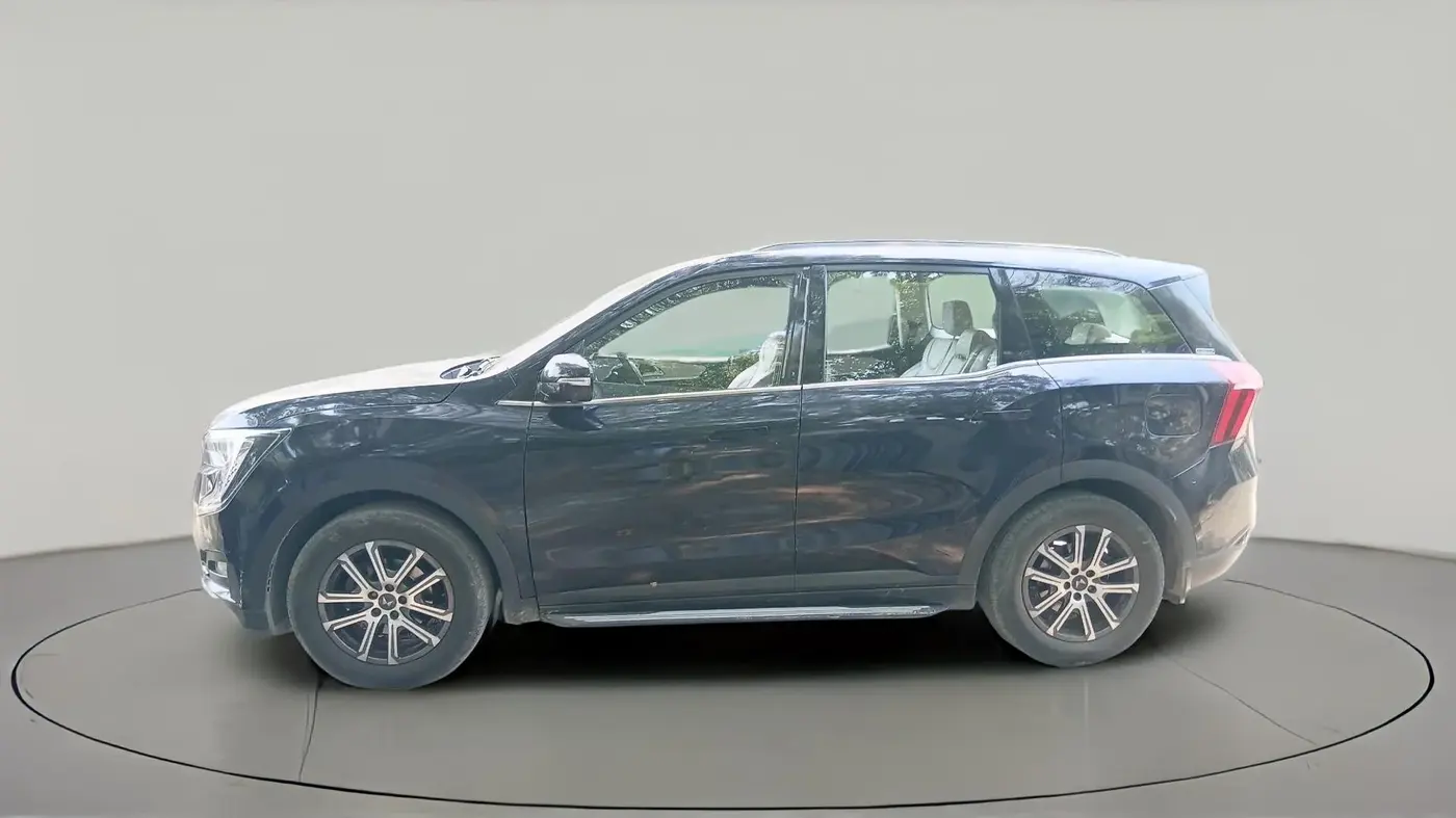 2023 Mahindra XUV700 AX 7 LUXURY D AWD AT 7 STR, Diesel, Automatic, 41,684 km, exterior