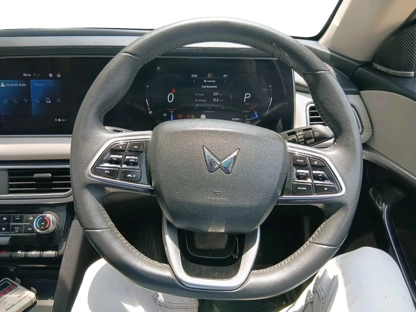 2023 Mahindra XUV700 AX 7 LUXURY D AWD AT 7 STR, Diesel, Automatic, 41,684 km, interior