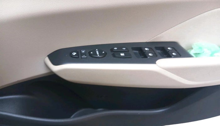 2019 Hyundai Verna 1.6 VTVT SX, Petrol, Manual, 18,897 km, interior