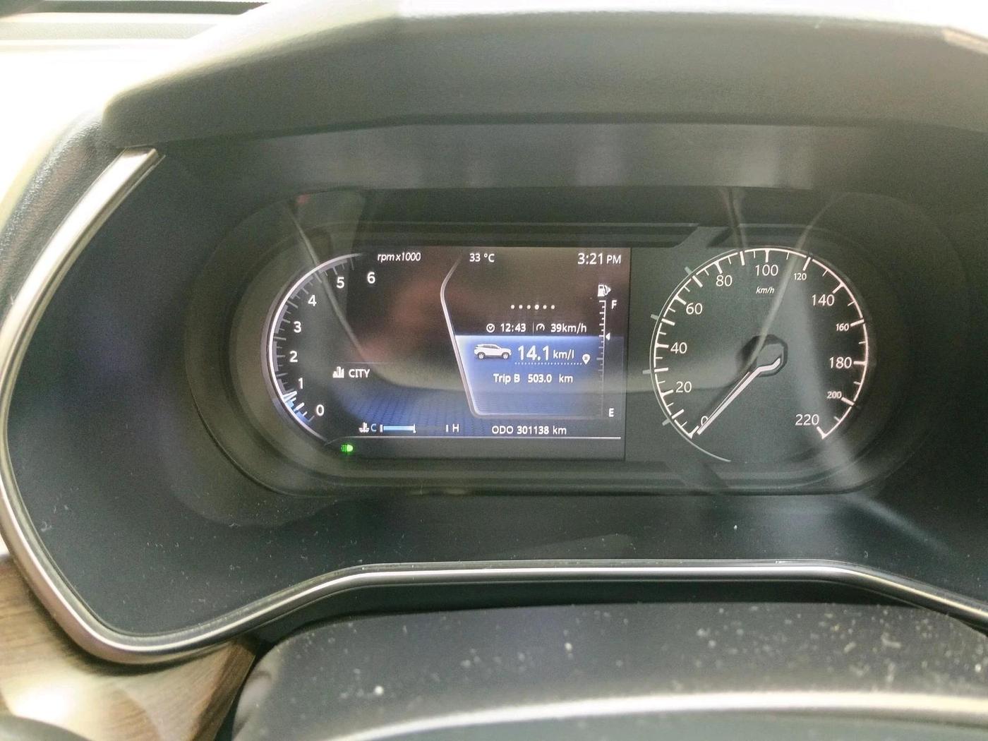 2019 Tata Harrier XZ 2.0L, Diesel, Manual, 3,01,138 km, interior