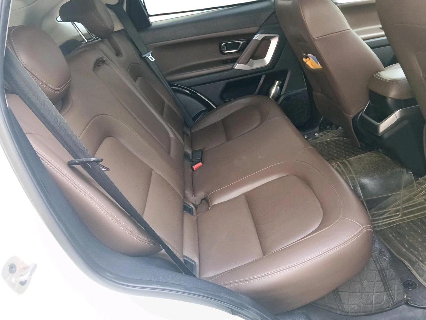 2019 Tata Harrier XZ 2.0L, Diesel, Manual, 3,01,138 km, interior