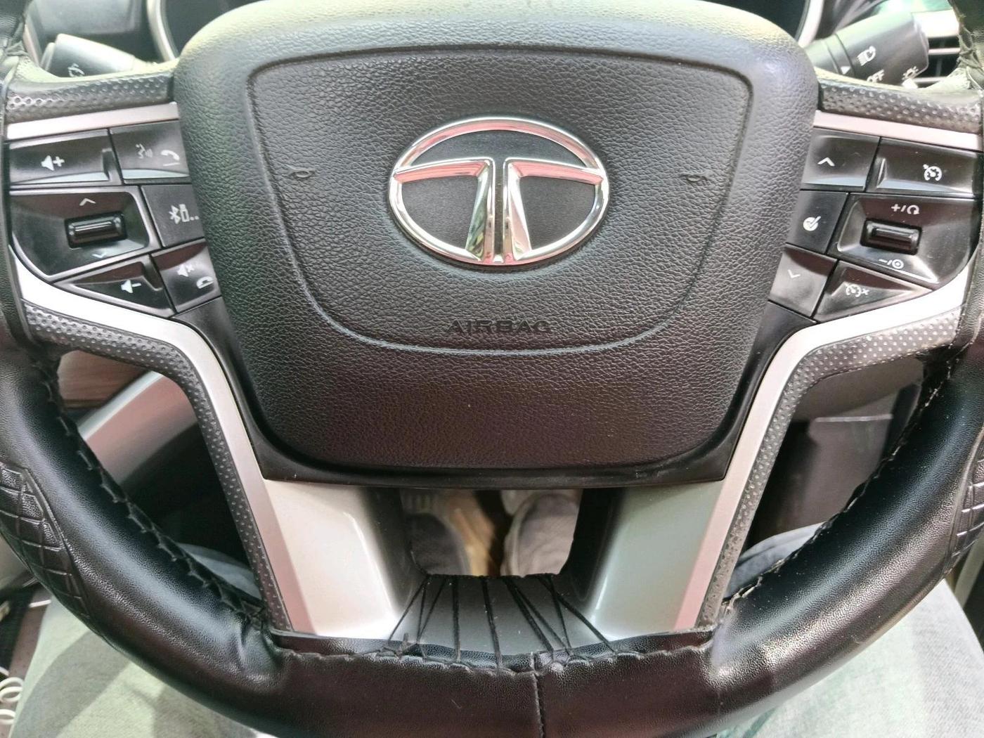 2019 Tata Harrier XZ 2.0L, Diesel, Manual, 3,01,138 km, interior