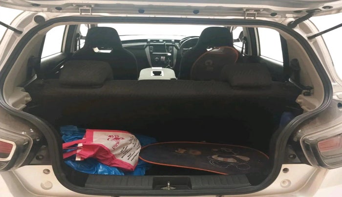 2018 Mahindra KUV 100 NXT K8 P 6 STR, Petrol, Manual, 20,764 km, exterior