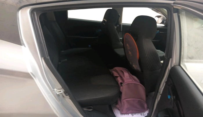 2018 Mahindra KUV 100 NXT K8 P 6 STR, Petrol, Manual, 20,764 km, interior