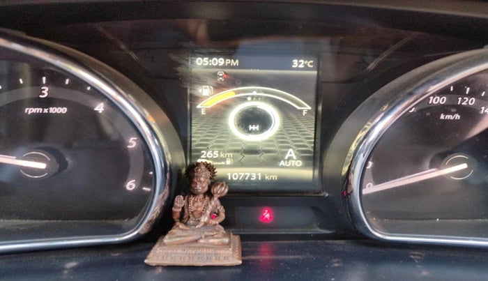 2017 Tata Hexa XM 4X2 7 STR, Diesel, Manual, 1,07,731 km, interior