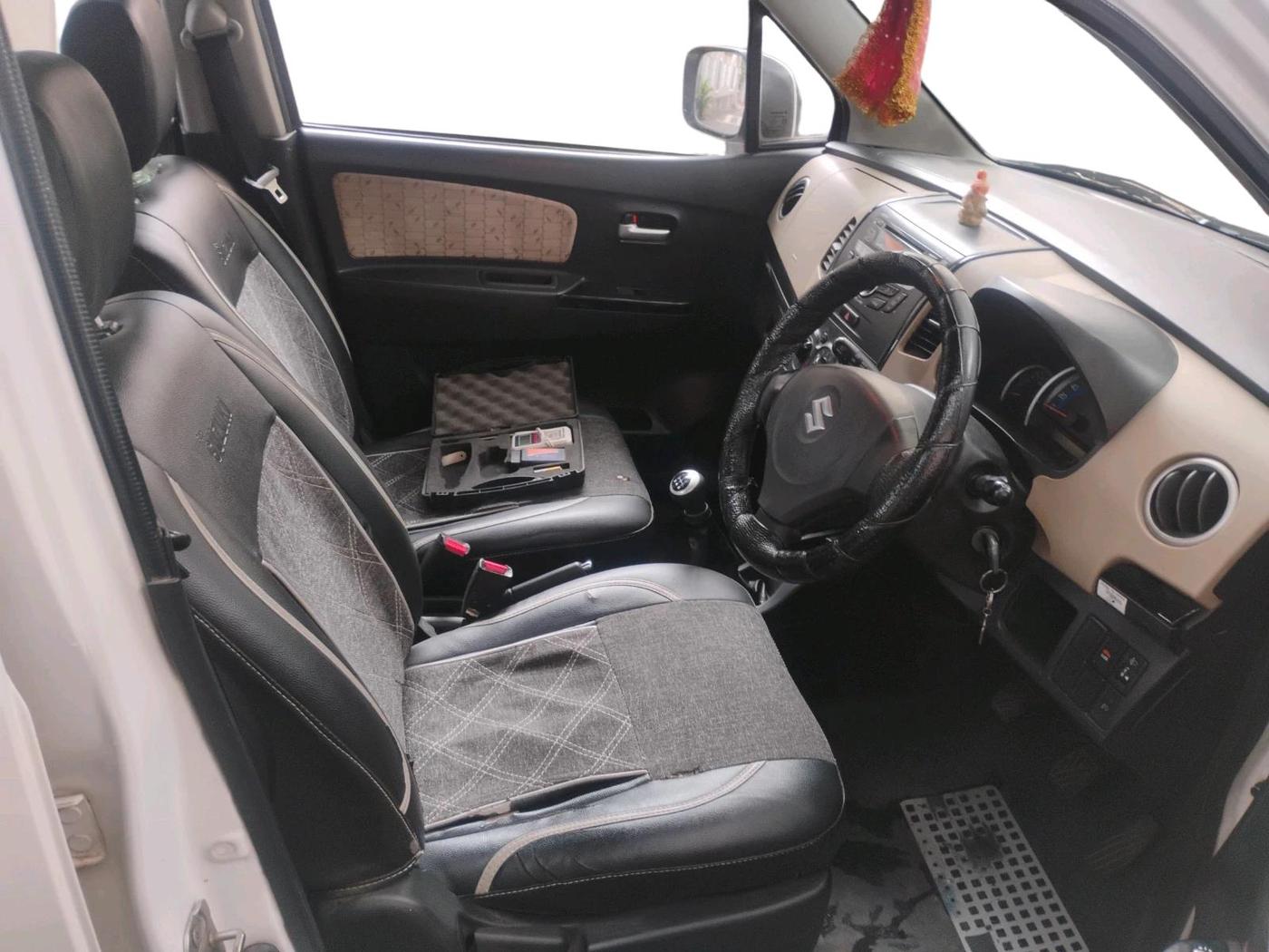 2017 Maruti Wagon R 1.0 VXI, Petrol, Manual, 50,738 km, interior
