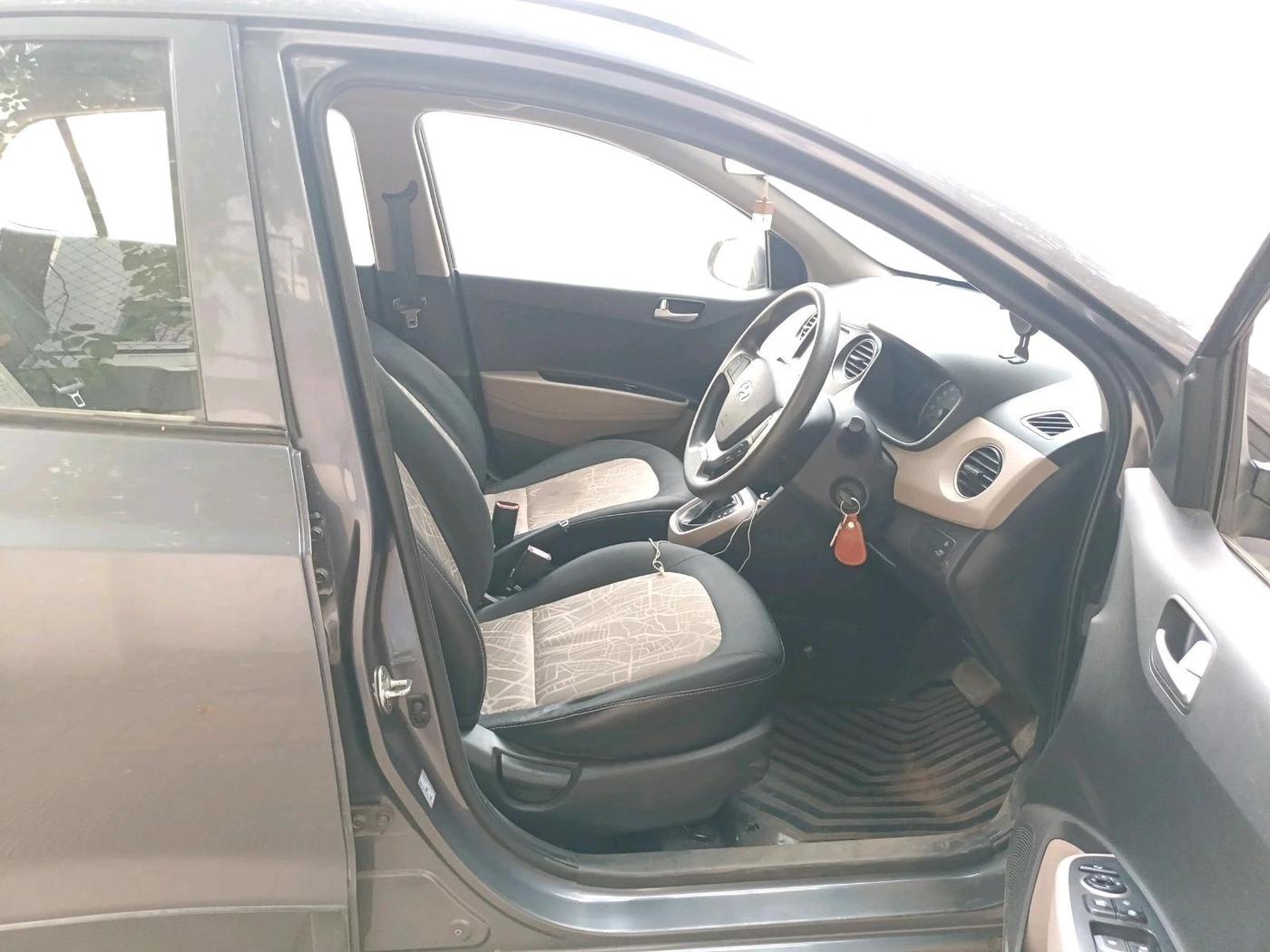 2017 Hyundai Grand i10 SPORTZ (O) AT 1.2 KAPPA VTVT, Petrol, Automatic, 46,489 km, interior