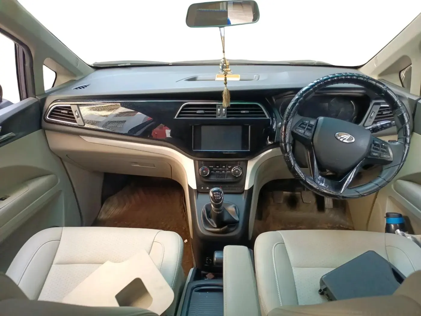 2018 Mahindra MARAZZO M8 7 STR, Diesel, Manual, 97,426 km, interior