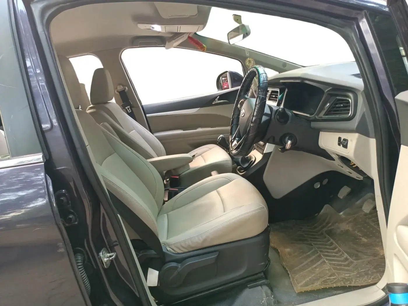 2018 Mahindra MARAZZO M8 7 STR, Diesel, Manual, 97,426 km, interior