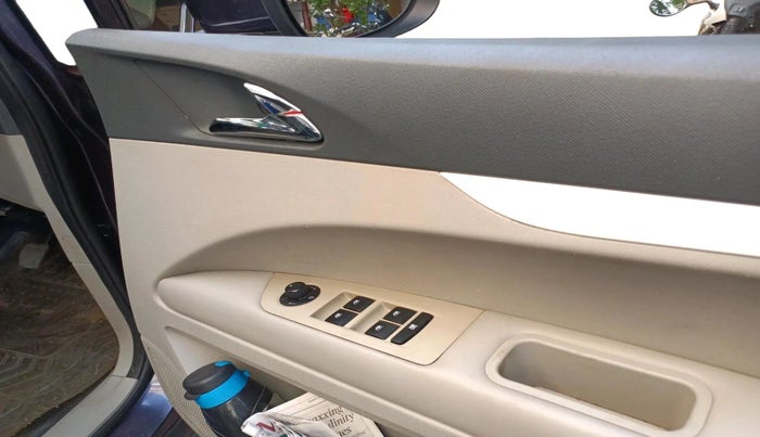 2018 Mahindra MARAZZO M8 7 STR, Diesel, Manual, 97,426 km, interior