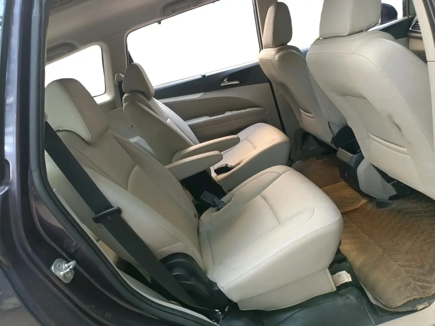 2018 Mahindra MARAZZO M8 7 STR, Diesel, Manual, 97,426 km, interior