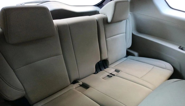 2018 Mahindra MARAZZO M8 7 STR, Diesel, Manual, 97,426 km, interior