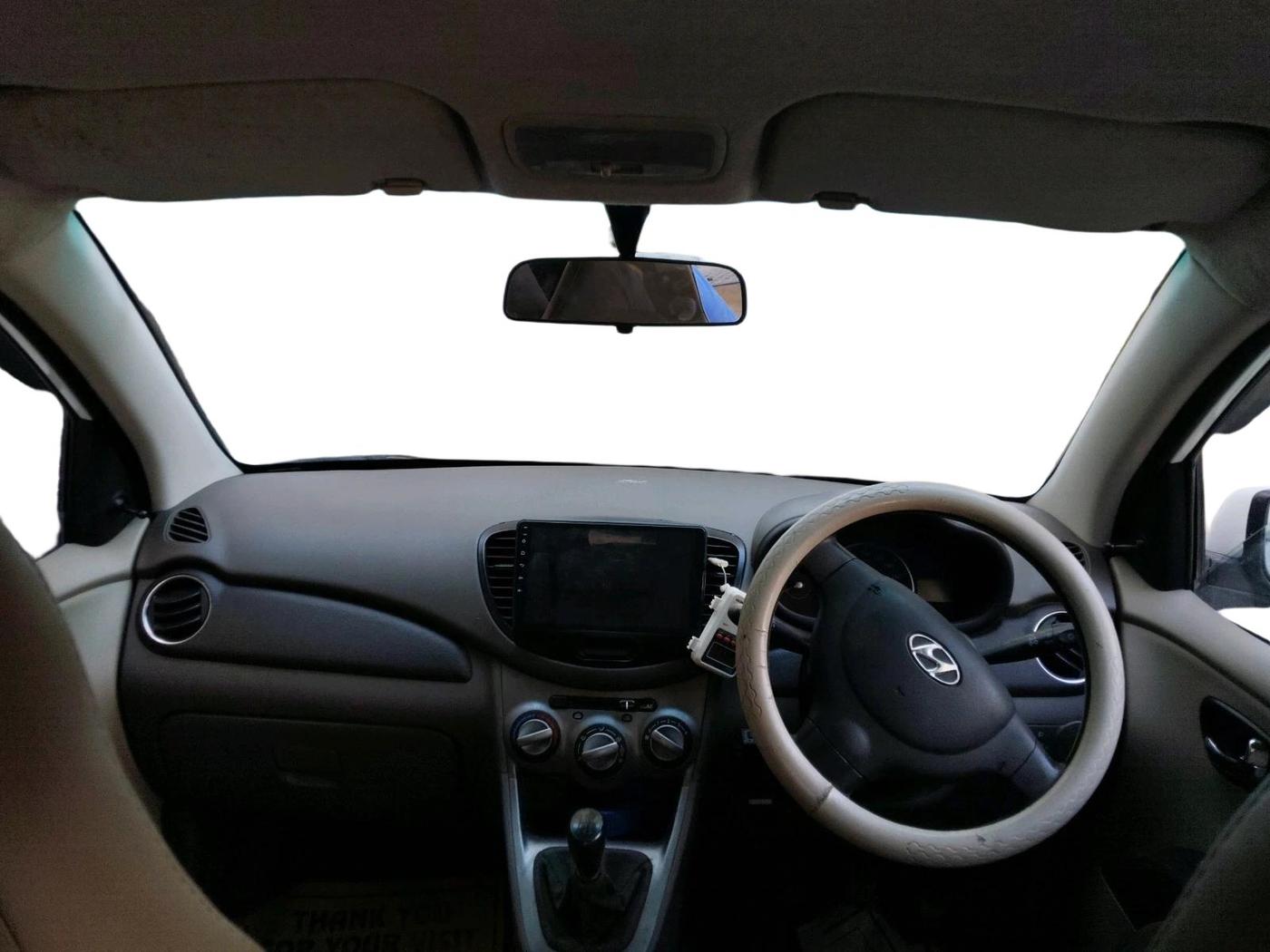 2013 Hyundai i10 MAGNA 1.1, Petrol, Manual, 63,009 km, interior