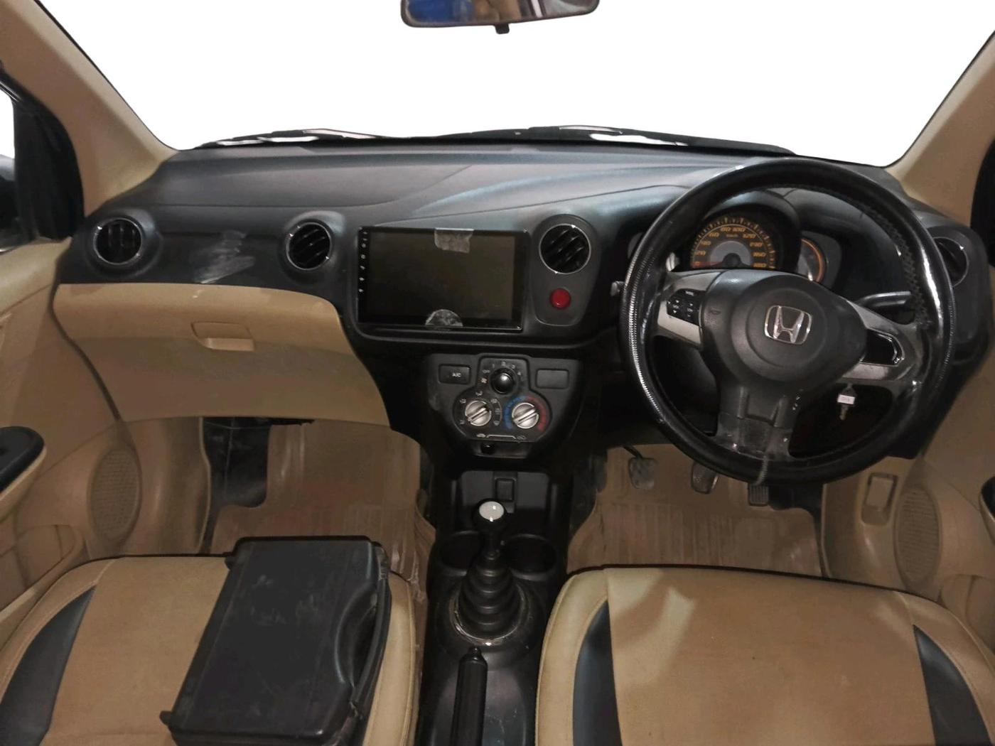 2014 Honda Amaze 1.5L I-DTEC S, Diesel, Manual, 2,22,908 km, interior