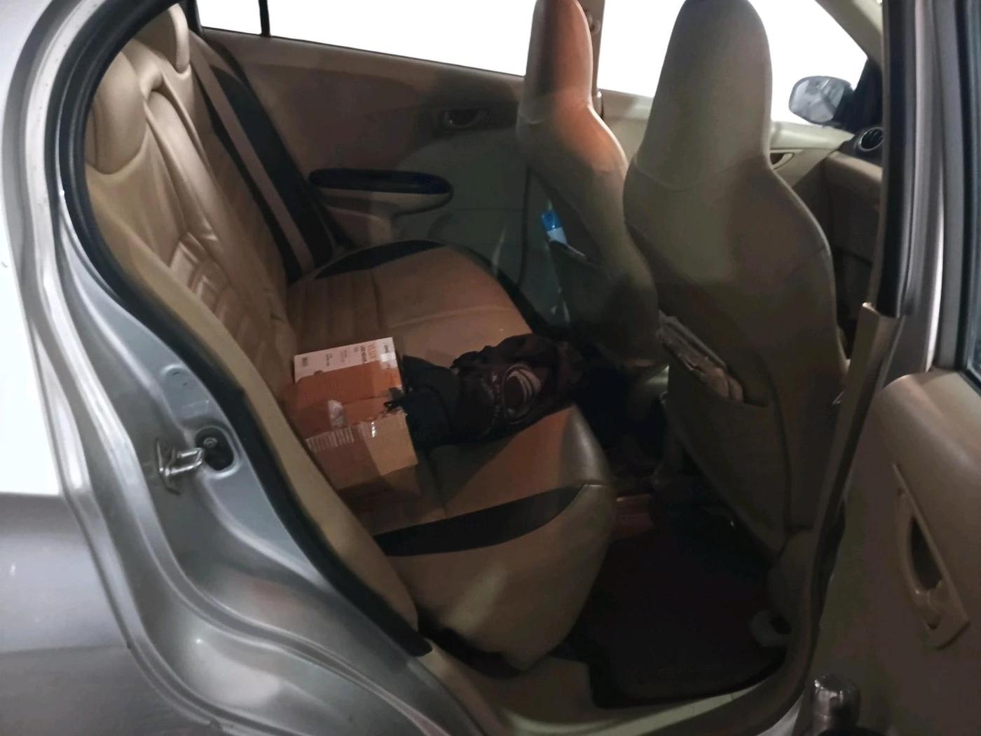 2014 Honda Amaze 1.5L I-DTEC S, Diesel, Manual, 2,22,908 km, interior