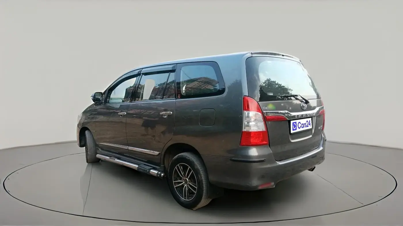2013 Toyota Innova 2.5 VX 8 STR, Diesel, Manual, 1,19,621 km, exterior