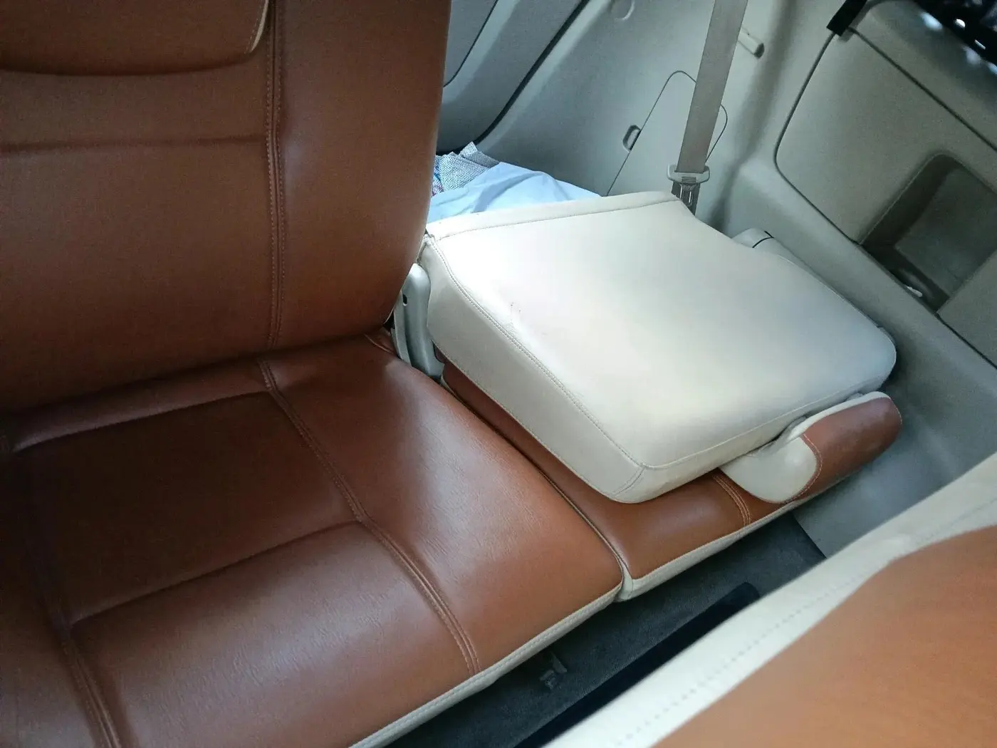 2013 Toyota Innova 2.5 VX 8 STR, Diesel, Manual, 1,19,621 km, interior
