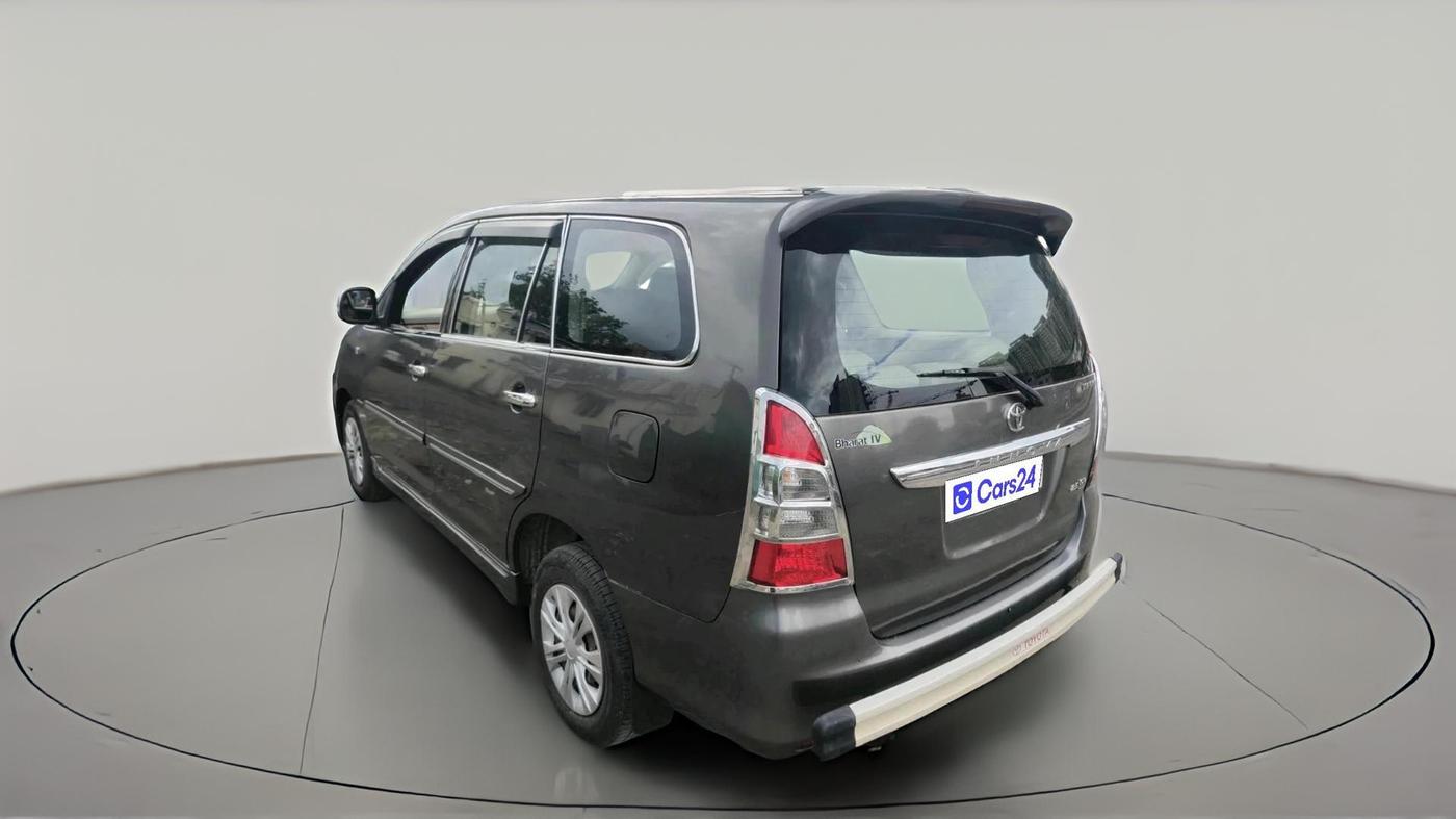 2012 Toyota Innova GX 2.5 8 STR, Diesel, Manual, 2,82,439 km, exterior