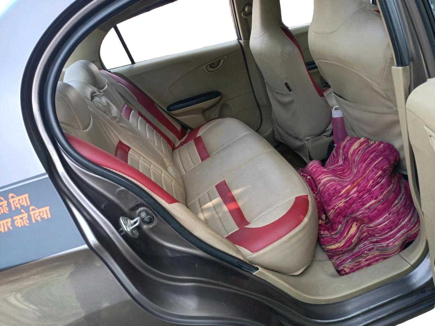 2016 Honda Amaze 1.5L I-DTEC S, Diesel, Manual, 2,65,536 km, interior