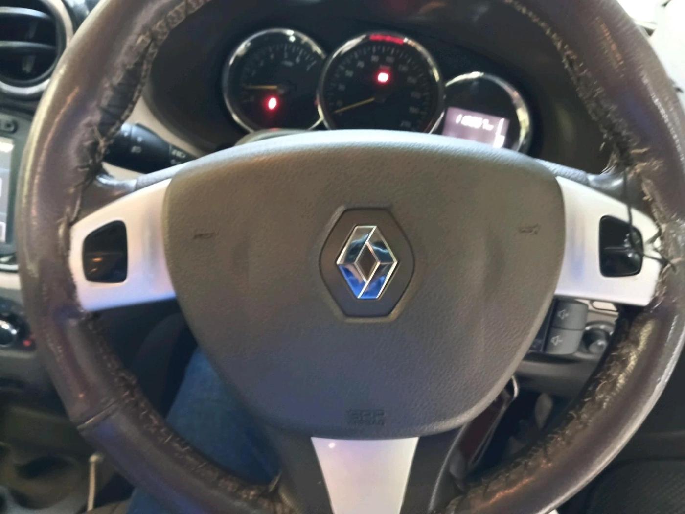 2015 Renault Lodgy 110 PS RXZ 8 STR, Diesel, Manual, 1,18,067 km, interior