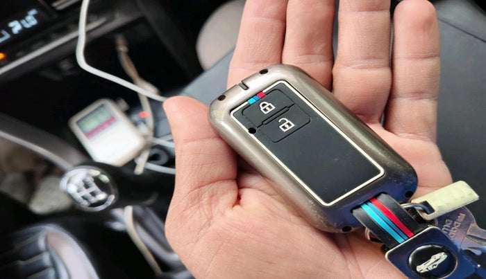 2022 Maruti BREZZA ZXI + SMART HYBRID DUAL TONE, Petrol, Manual, 45,677 km, interior