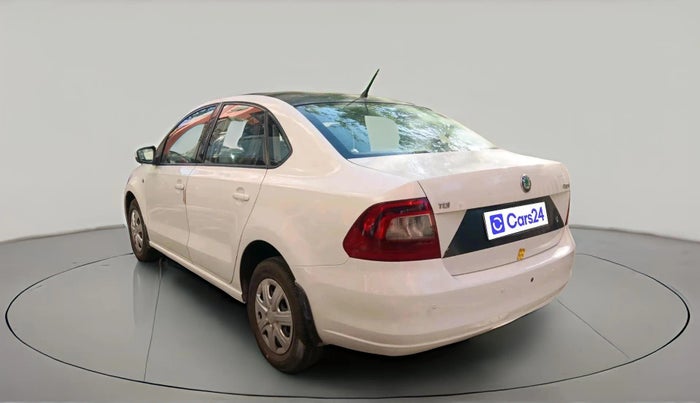 2012 Skoda Rapid AMBITION 1.6 TDI CR MT, Diesel, Manual, 1,31,267 km, exterior