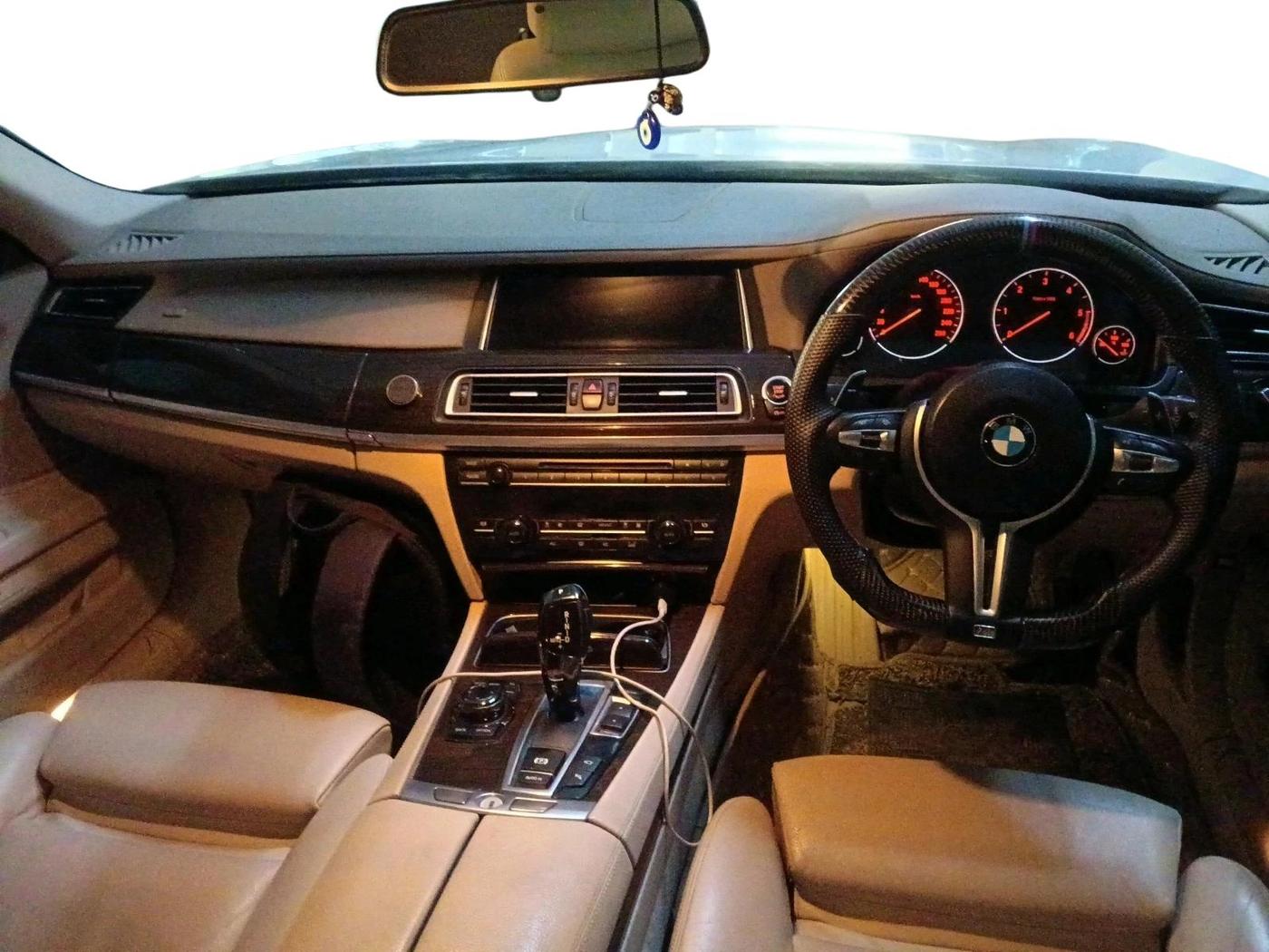 2013 BMW 7 Series 730L D, Diesel, Automatic, 1,22,849 km, interior