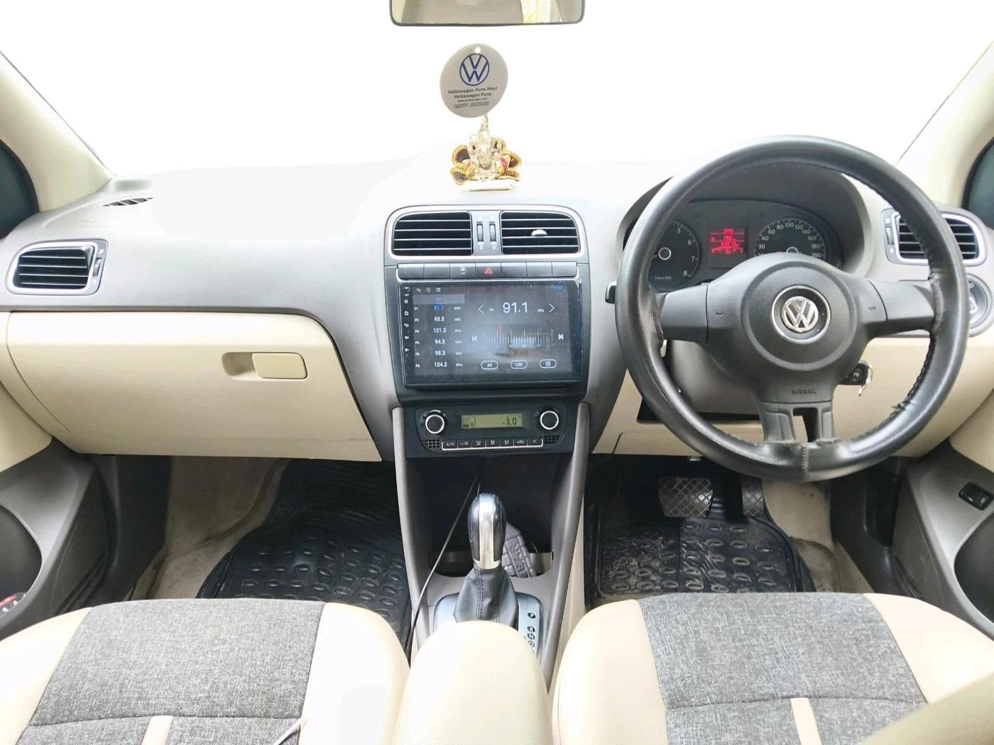 2011 Volkswagen Vento HIGHLINE PETROL AT, Petrol, Automatic, 69,213 km, interior