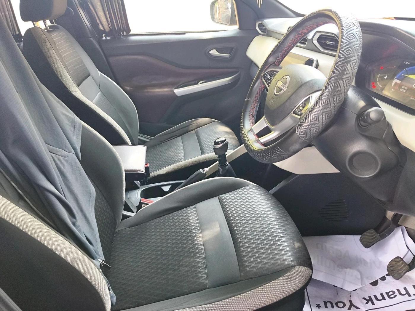 2023 Nissan MAGNITE XV MT, Petrol, Manual, 36,841 km, interior