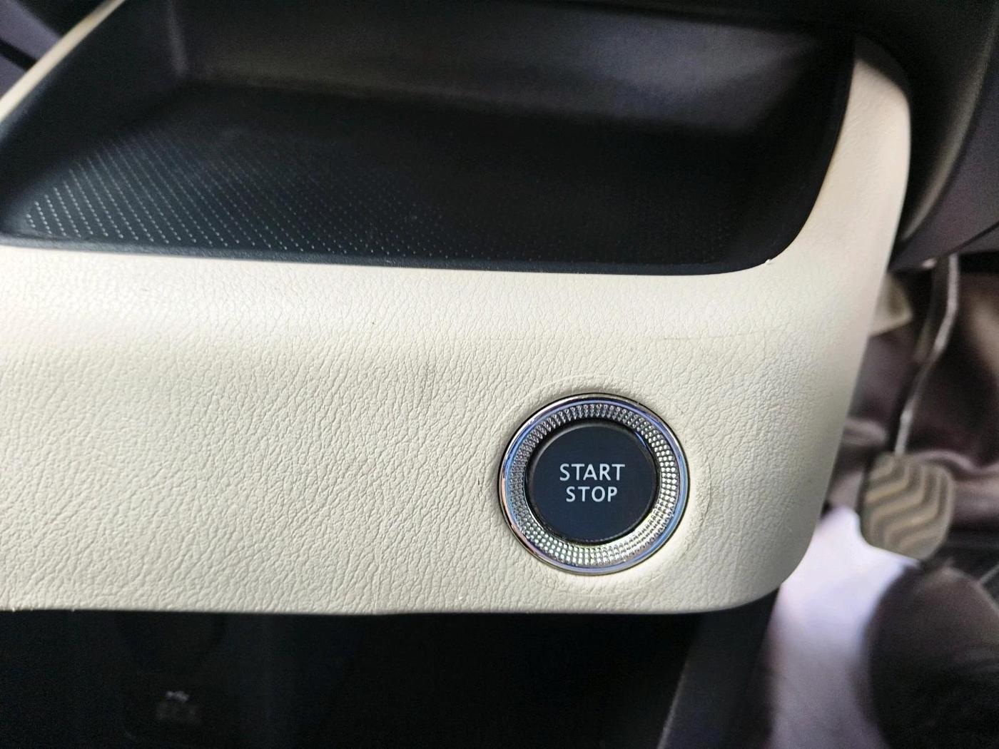 2023 Nissan MAGNITE XV MT, Petrol, Manual, 36,841 km, interior