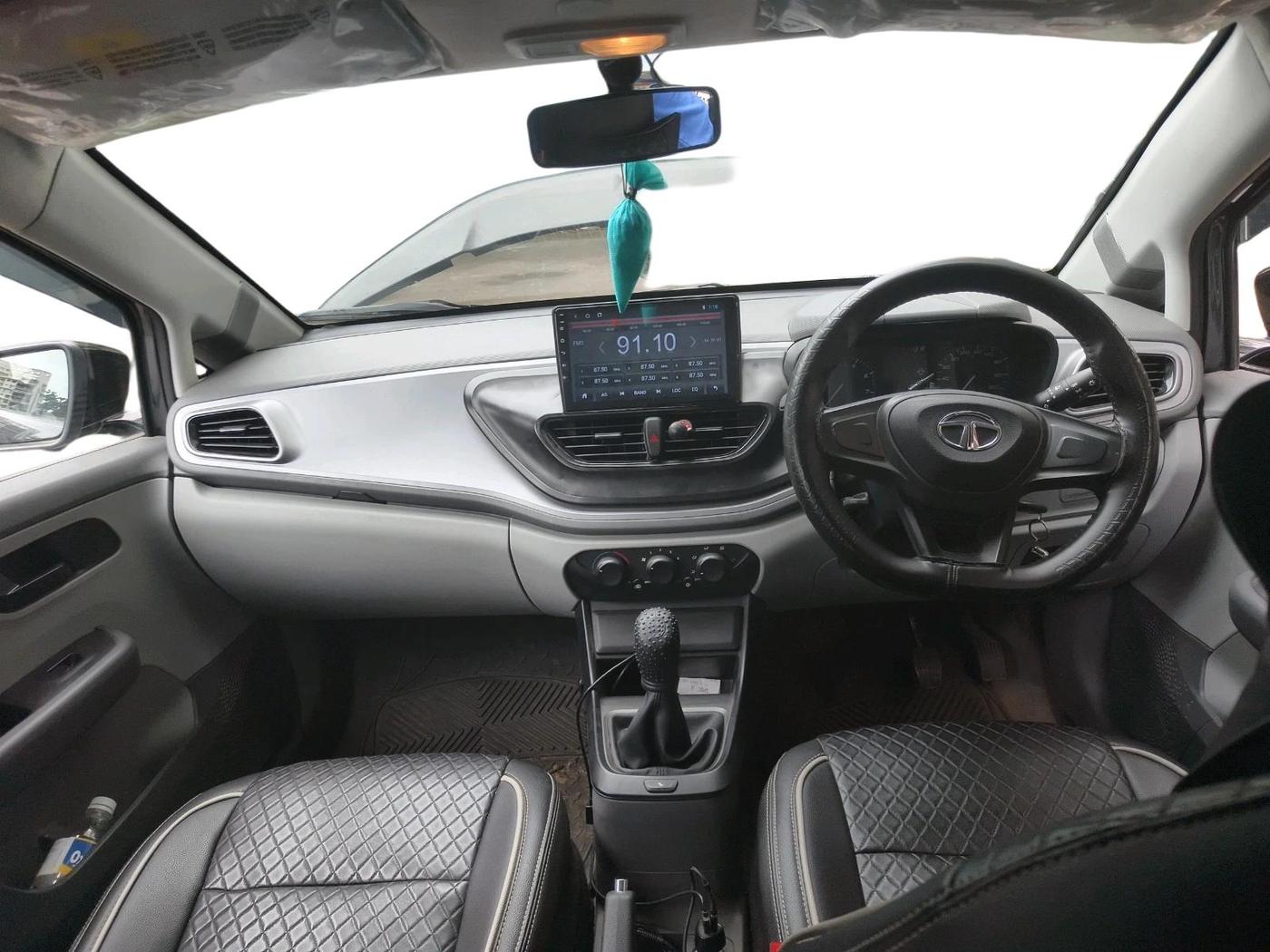 2020 Tata ALTROZ XE PETROL, Petrol, Manual, 21,692 km, interior