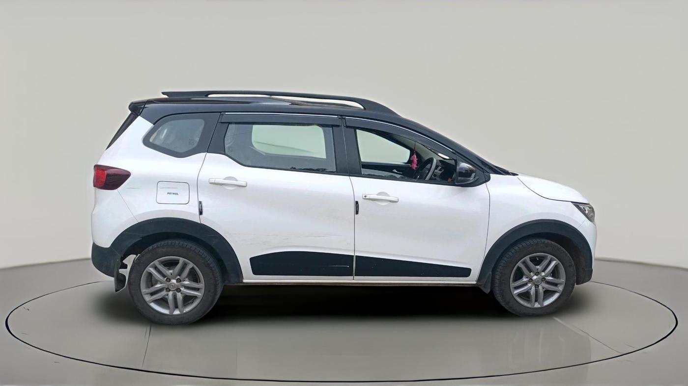 2022 Renault TRIBER RXZ, Petrol, Manual, 42,421 km, exterior
