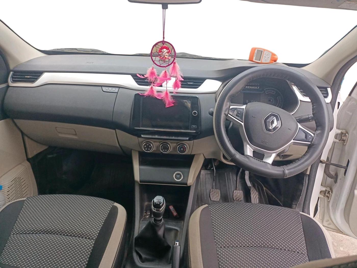 2022 Renault TRIBER RXZ, Petrol, Manual, 42,421 km, interior