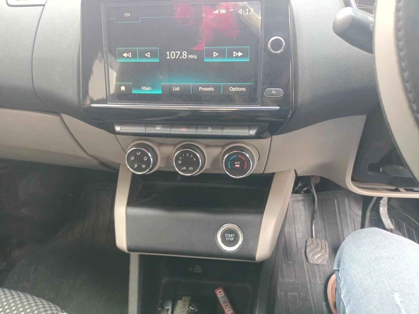 2022 Renault TRIBER RXZ, Petrol, Manual, 42,421 km, interior