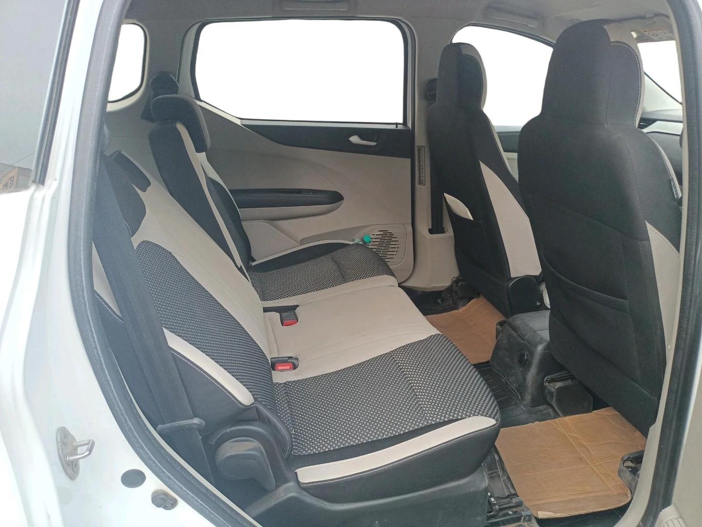 2022 Renault TRIBER RXZ, Petrol, Manual, 42,421 km, interior