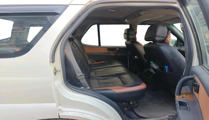 2011 Tata Safari 4X4 GX DICOR 2.2 VTT, Diesel, Manual, 74,608 km, interior