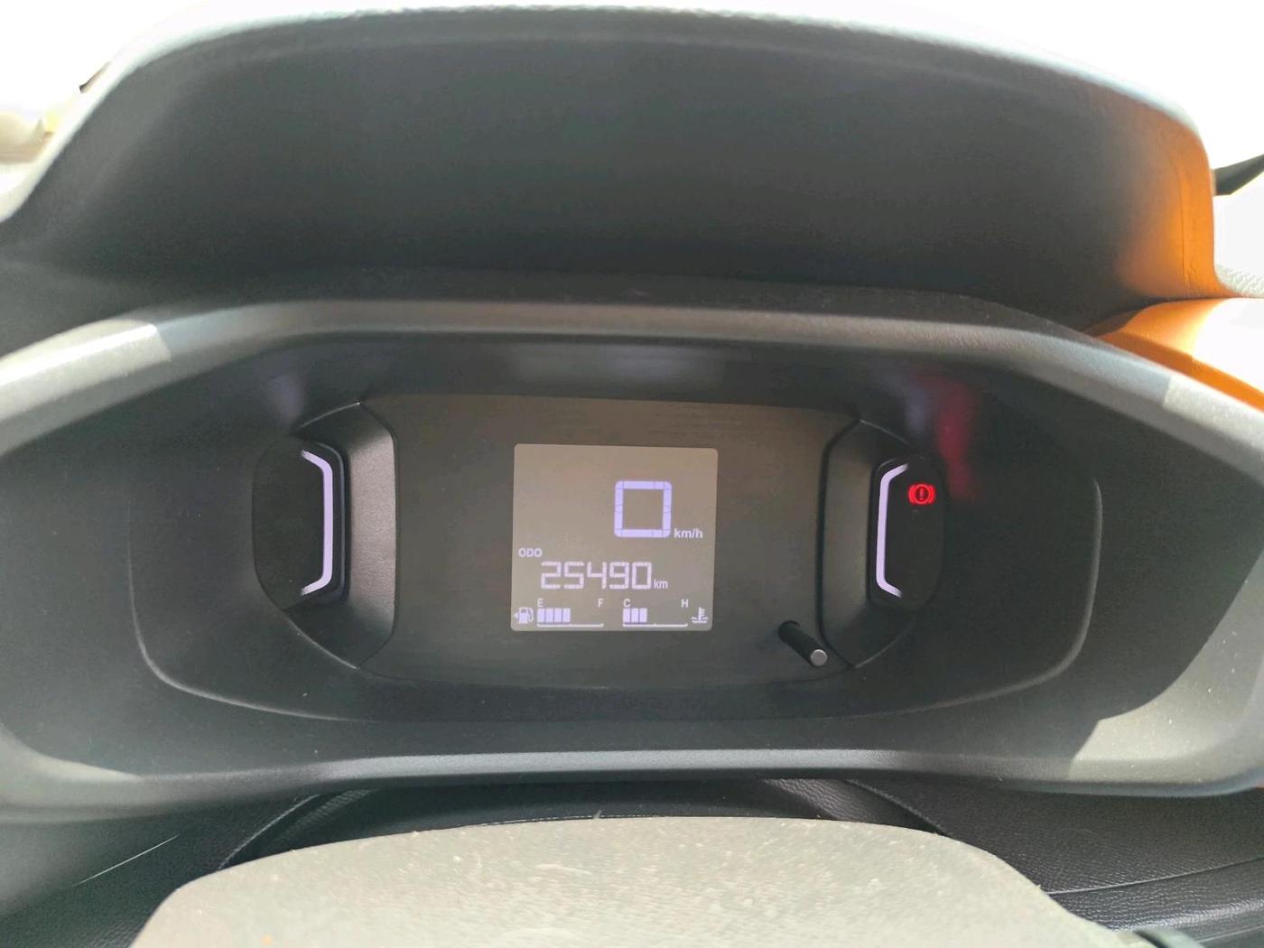 2022 CITROEN C3 FEEL 1.2 DUAL TONE, Petrol, Manual, 25,490 km, interior