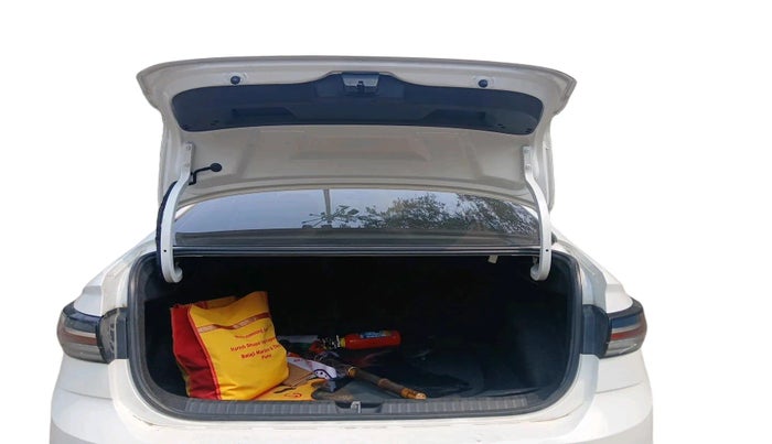 2022 Volkswagen VIRTUS TOPLINE TSI 1.0 AT, Petrol, Automatic, 20,137 km, exterior