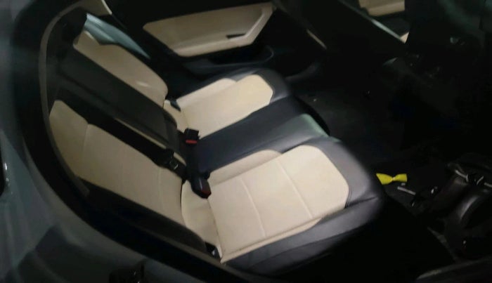 2022 Volkswagen VIRTUS TOPLINE TSI 1.0 AT, Petrol, Automatic, 20,137 km, interior