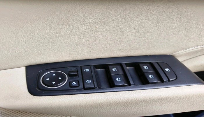 2022 KIA CARENS LUXURY PLUS 1.5 DIESEL AT 7 STR, Diesel, Automatic, 82,636 km, interior