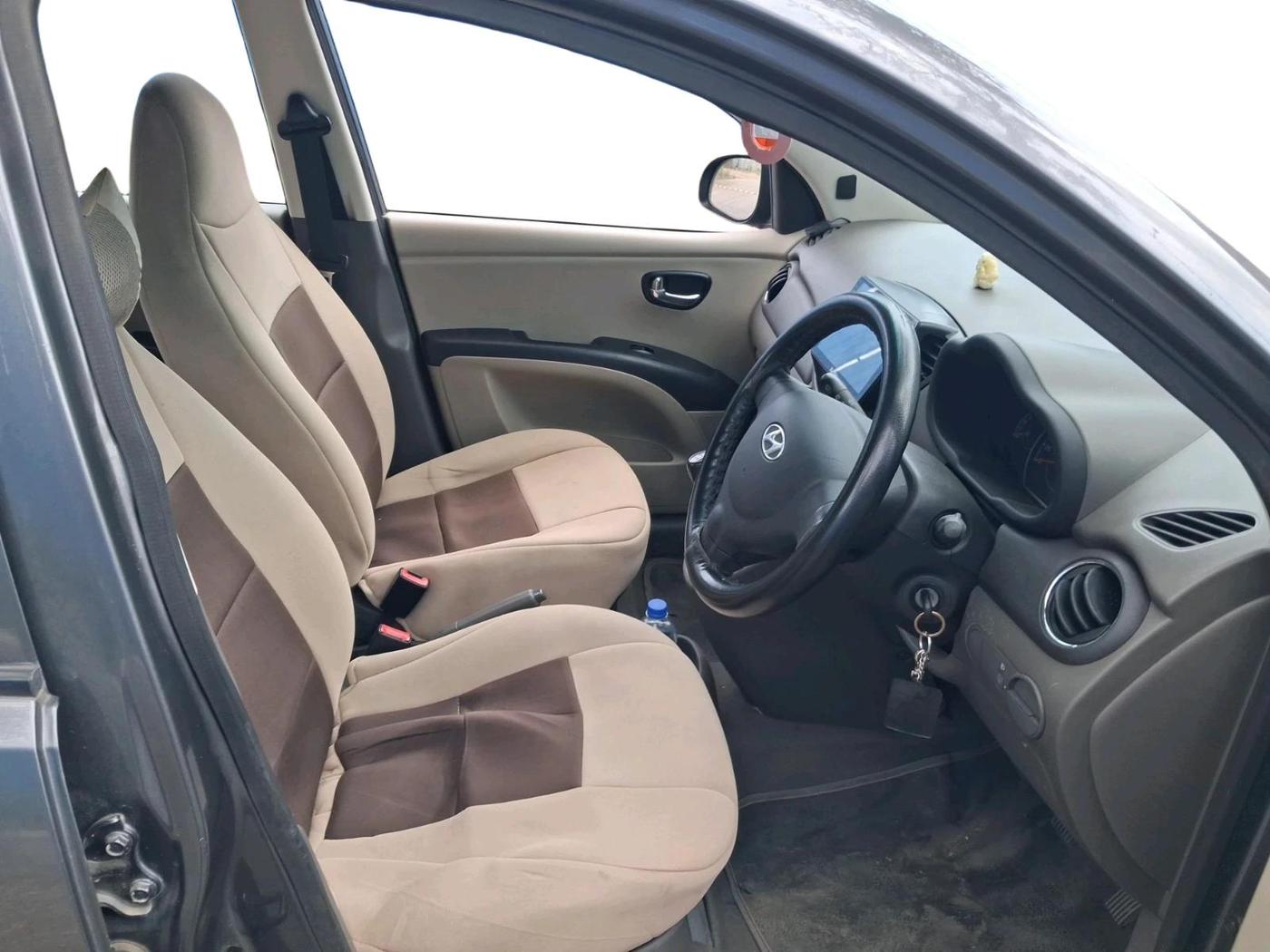 2013 Hyundai i10 SPORTZ 1.2, Petrol, Manual, 60,135 km, interior