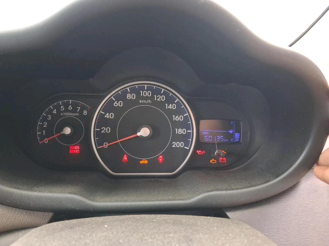 2013 Hyundai i10 SPORTZ 1.2, Petrol, Manual, 60,135 km, interior