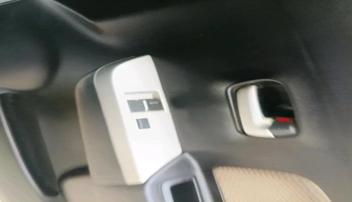 2017 Maruti Wagon R 1.0 LXI CNG, CNG, Manual, 70,101 km, interior