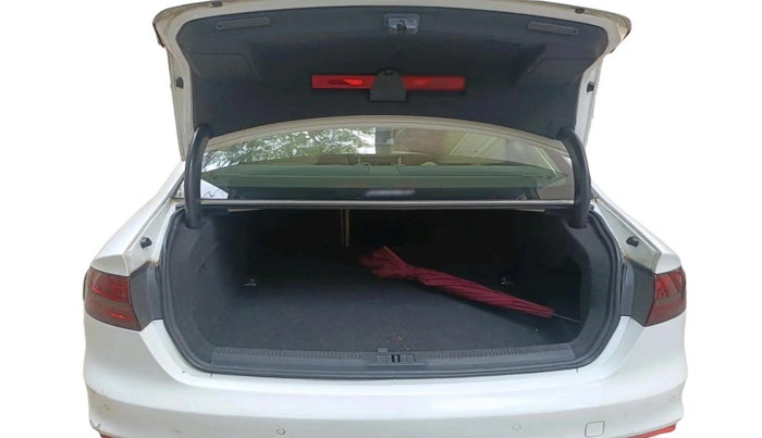 2014 Audi A4 2.0 TDI Multitronic, Diesel, Automatic, 1,40,361 km, exterior