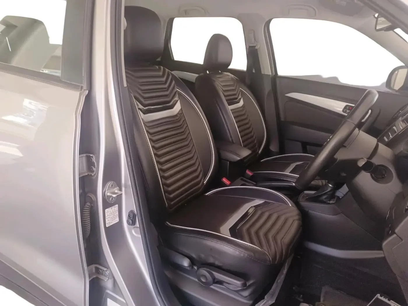 2022 Toyota URBAN CRUISER PREMIUM GRADE AT, Petrol, Automatic, 13,642 km, interior