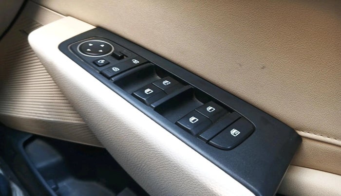 2022 KIA CARENS LUXURY PLUS 1.5 DIESEL AT 7 STR, Diesel, Automatic, 1,06,810 km, interior