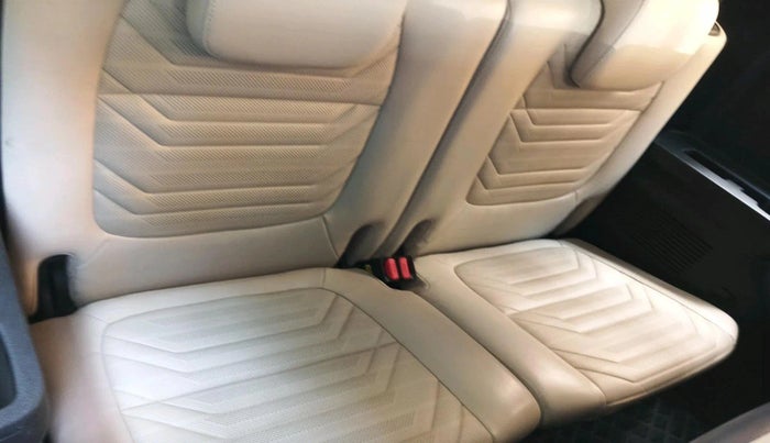 2022 KIA CARENS LUXURY PLUS 1.5 DIESEL AT 7 STR, Diesel, Automatic, 1,06,810 km, interior