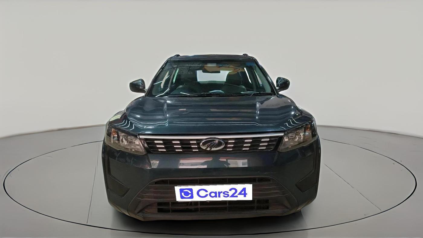 2021 Mahindra XUV300 W6 1.2 PETROL AMT, Petrol, Automatic, 77,633 km, exterior