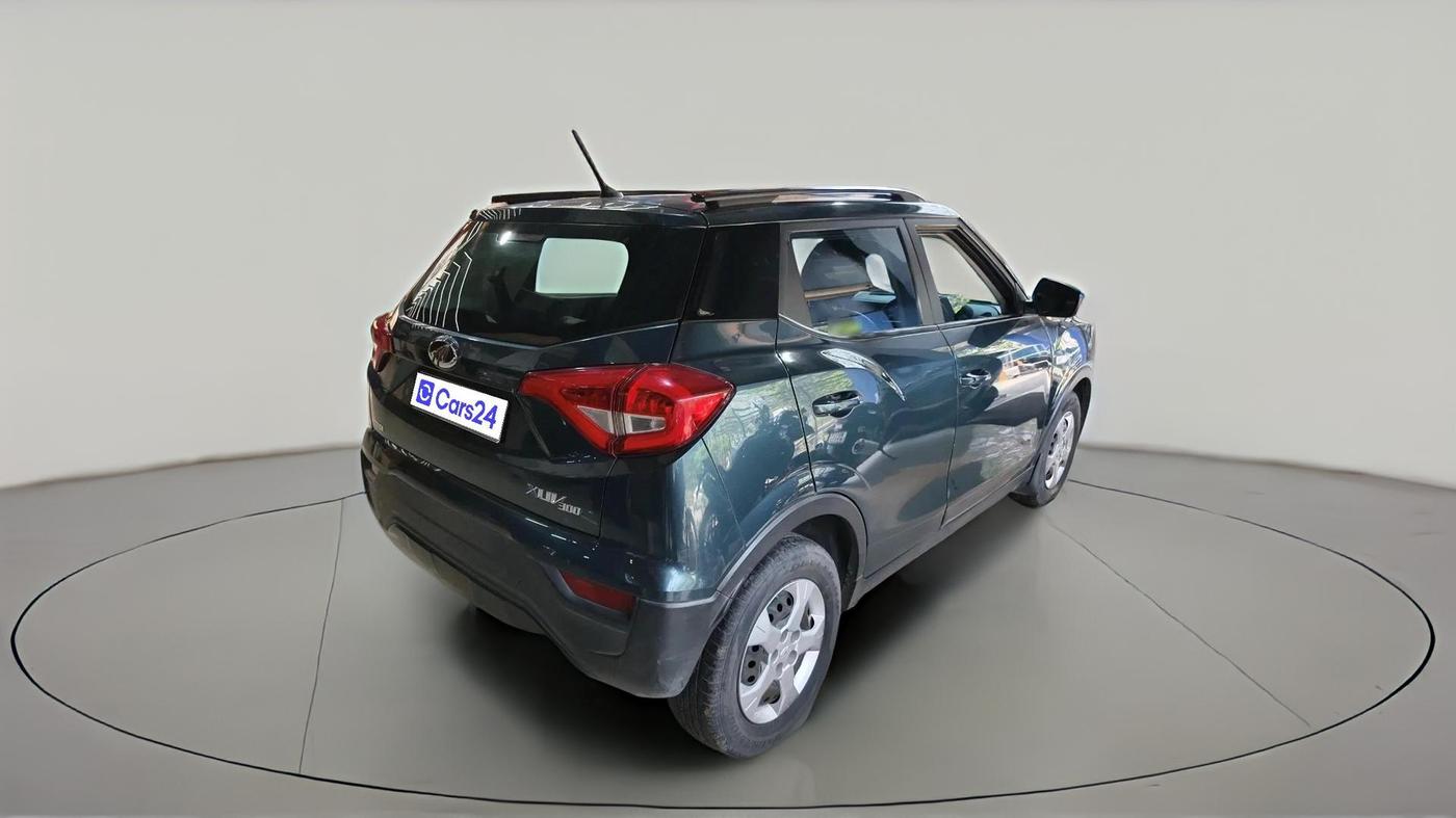2021 Mahindra XUV300 W6 1.2 PETROL AMT, Petrol, Automatic, 77,633 km, exterior