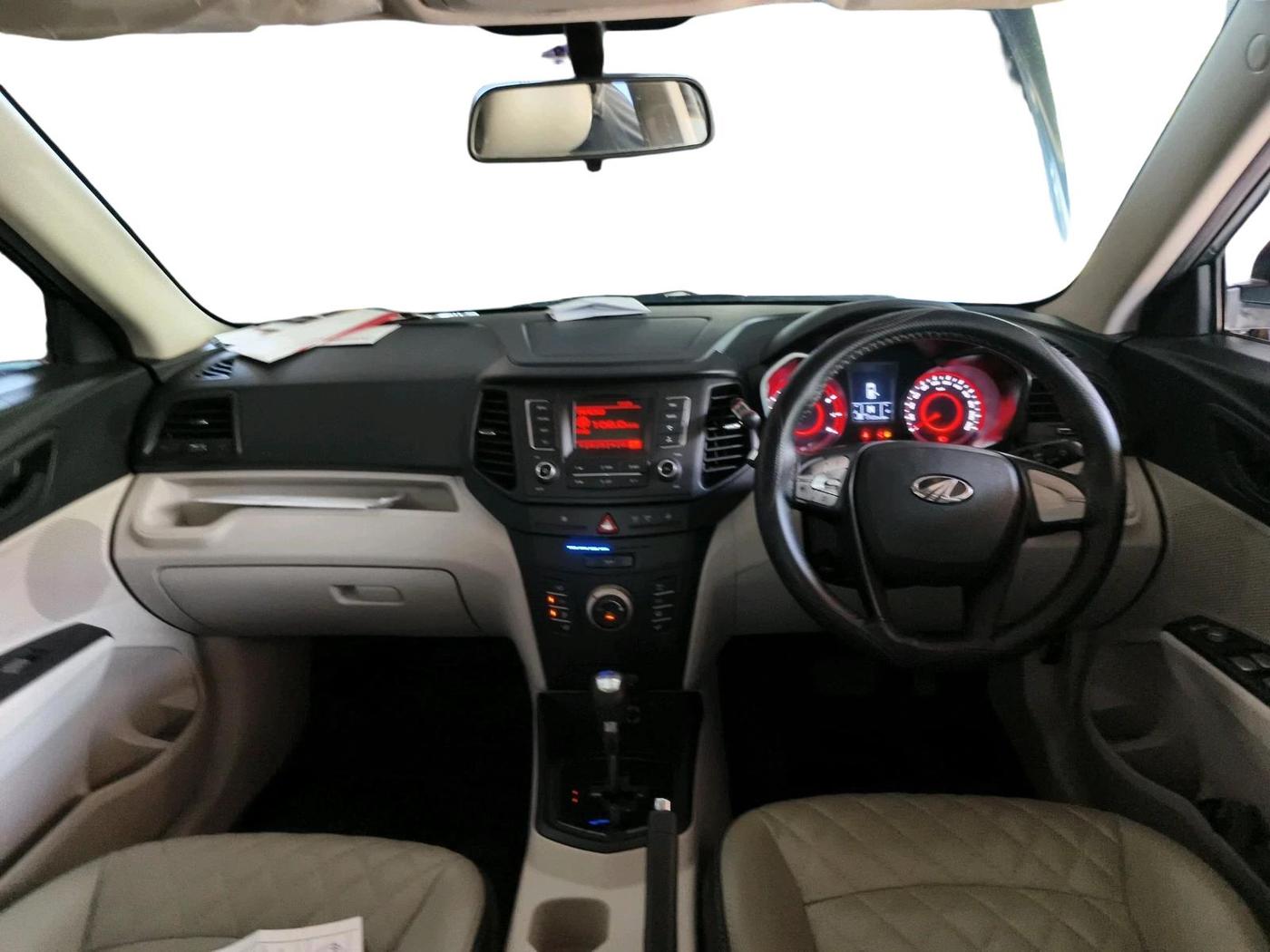 2021 Mahindra XUV300 W6 1.2 PETROL AMT, Petrol, Automatic, 77,633 km, interior